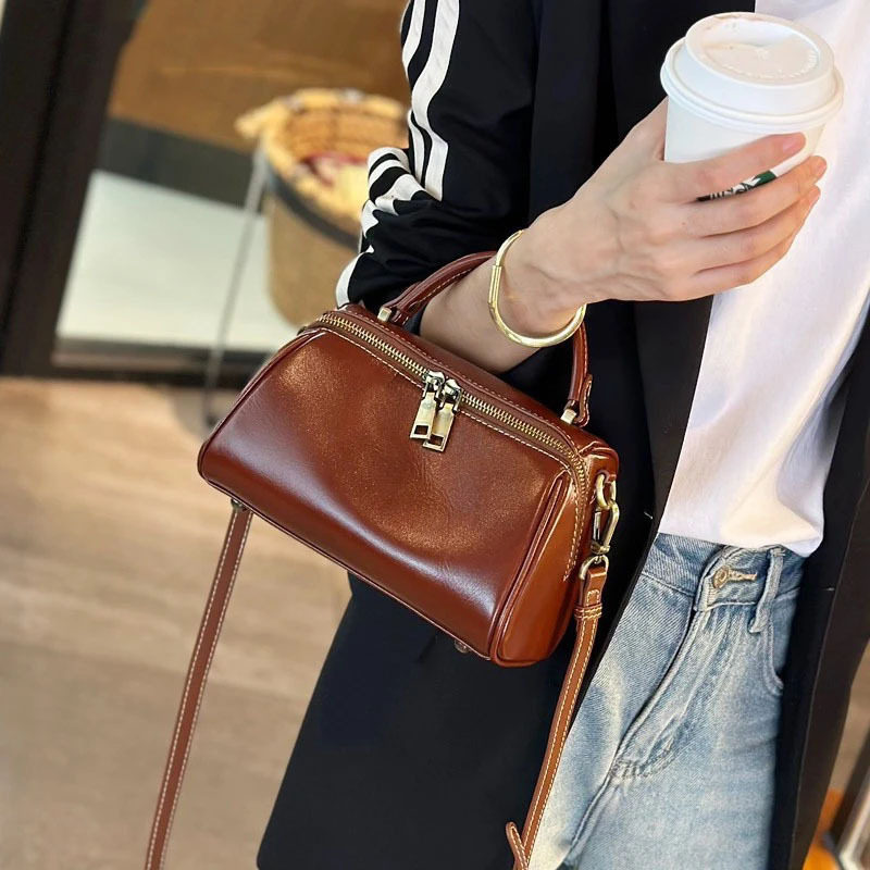 手提包2025新款小枕头包通勤百搭女牛皮包包时尚单肩女包斜挎,箱包皮具/热销女包/男包,腋下包,淘宝优惠券,粉丝福利购,淘宝优惠卷
