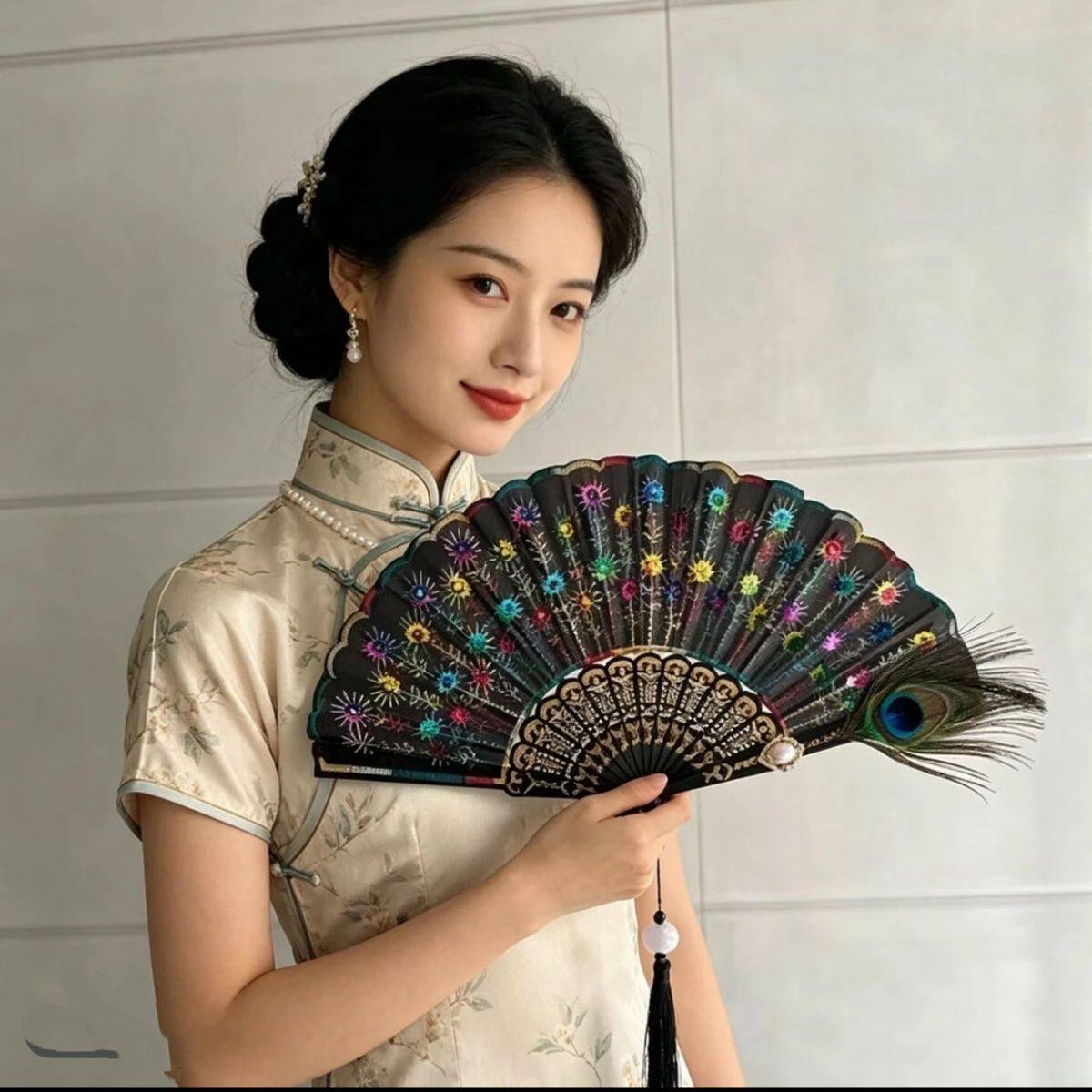 复古刺绣孔雀羽毛折扇