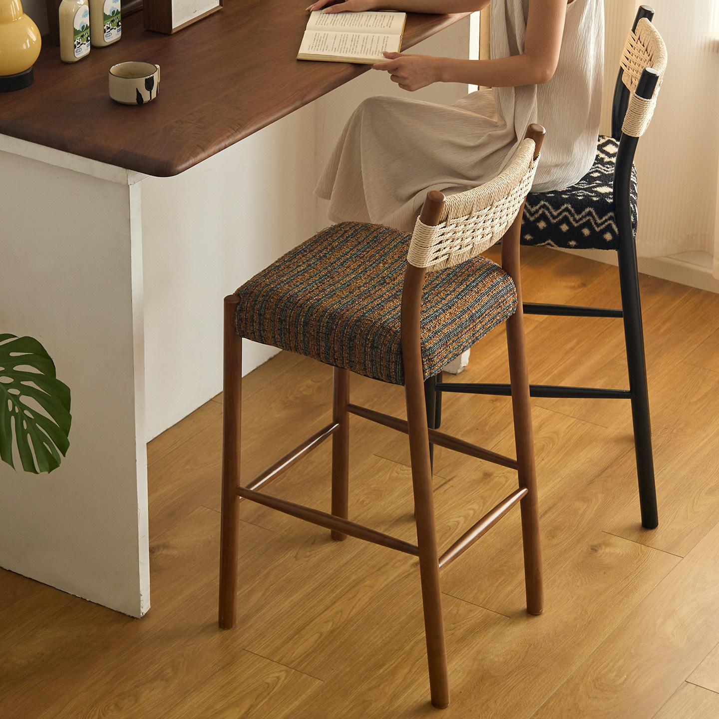 软包酒吧凳实木吧椅家用高脚椅轻奢酒吧餐厅岛台椅绳编织靠背餐椅图片
