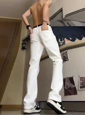 白色弯刀牛仔裤男款夏季新款美式高街vibe风青少年修身显瘦微喇裤