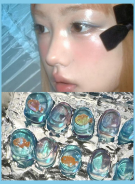 宋雨琦灵感穿戴甲蓝色炫光小金鱼立体渐变水波气泡梦幻个性短款