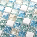 Светло -голубой хрустальный лед