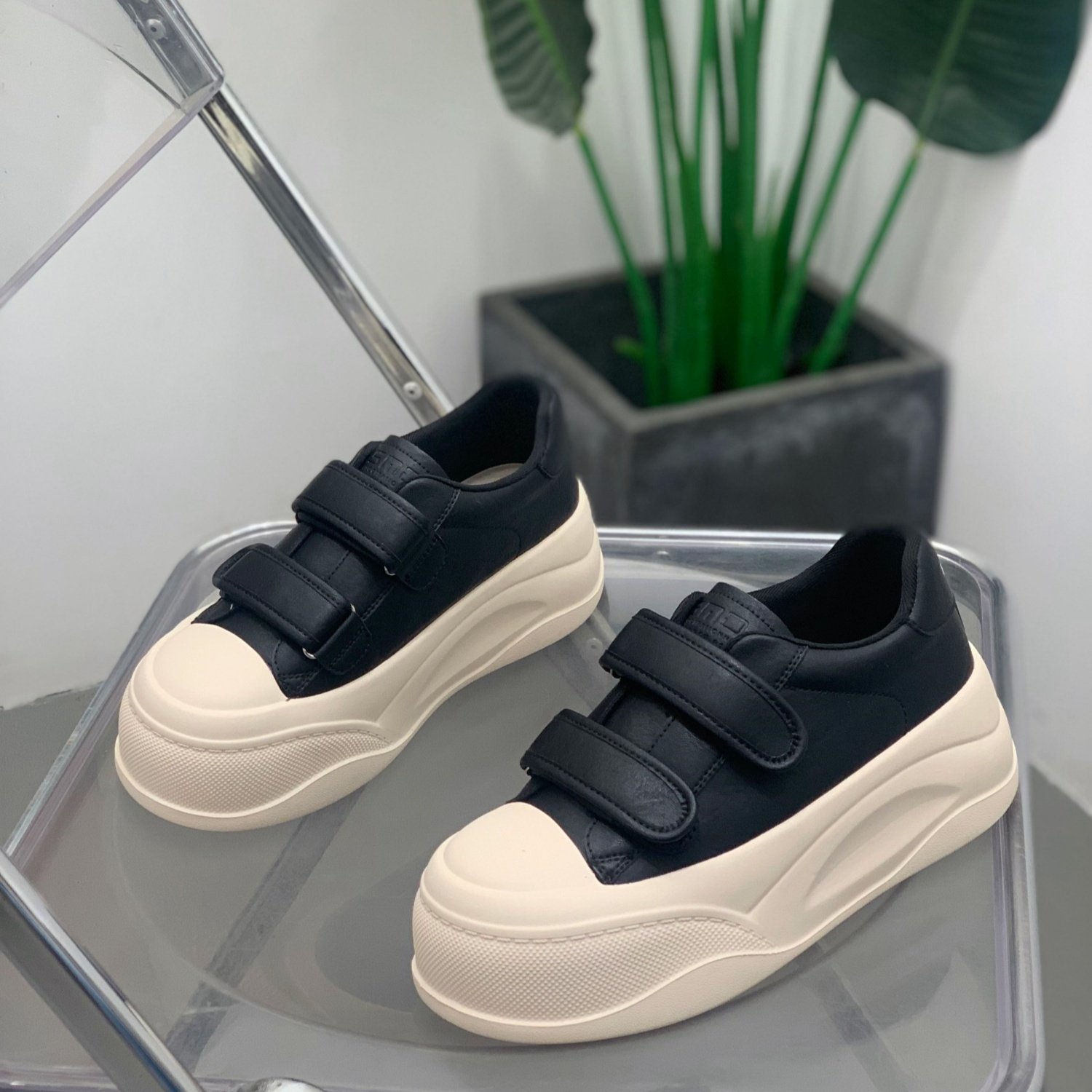 真皮魔术贴板鞋女2025年冬季轻便小白鞋厚底增高显瘦运动休闲女鞋,女鞋,时尚休闲鞋,淘宝优惠券,粉丝福利购,淘宝优惠卷