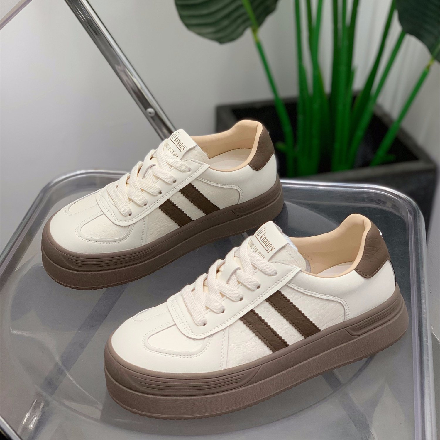 经典百搭真皮学生厚底德训鞋女2025年秋季新款不累脚轻便休闲板鞋,女鞋,时尚休闲鞋,淘宝优惠券,粉丝福利购,淘宝优惠卷