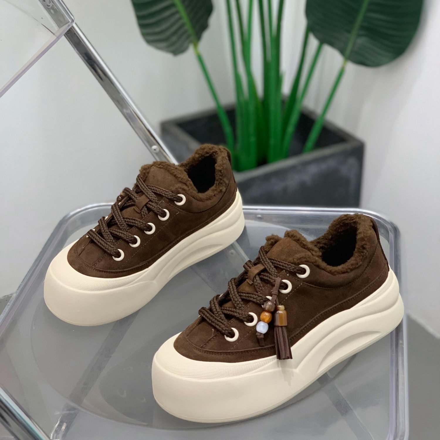 复古加绒板鞋女2025年冬季轻便保暖运动鞋厚底增高显瘦百搭休闲鞋,女鞋,时尚休闲鞋,淘宝优惠券,粉丝福利购,淘宝优惠卷