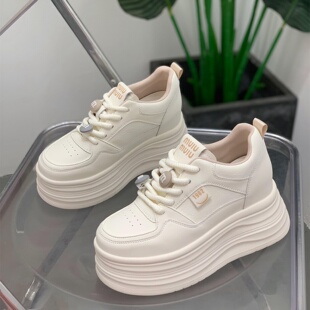 小个子8cm真皮字母百搭松糕底小白鞋女2025秋季新款减龄休闲板鞋