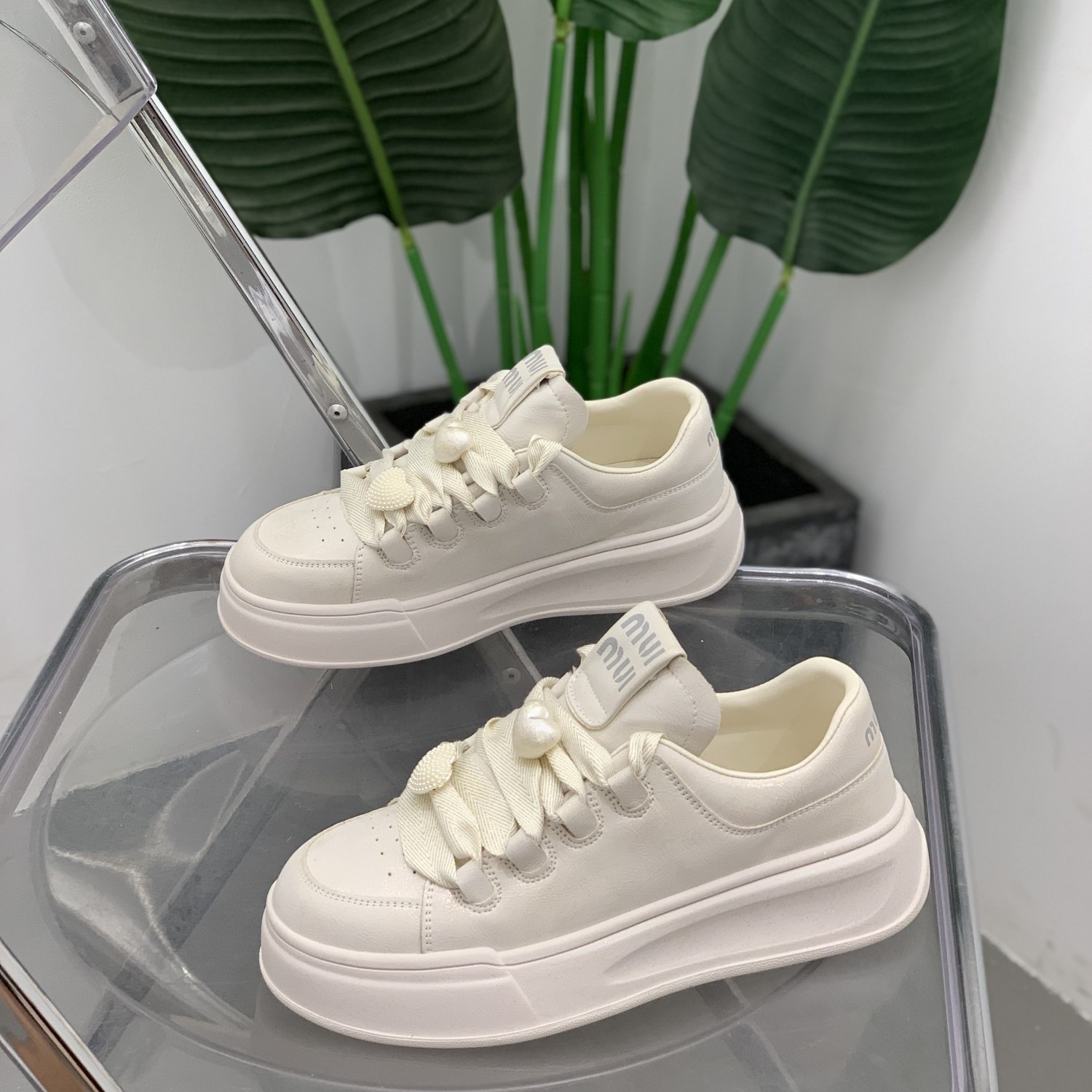 真皮厚底增高休闲板鞋女2025年夏季爱心串珠面包小白鞋时尚运动鞋,女鞋,休闲板鞋,淘宝优惠券,粉丝福利购,淘宝优惠卷