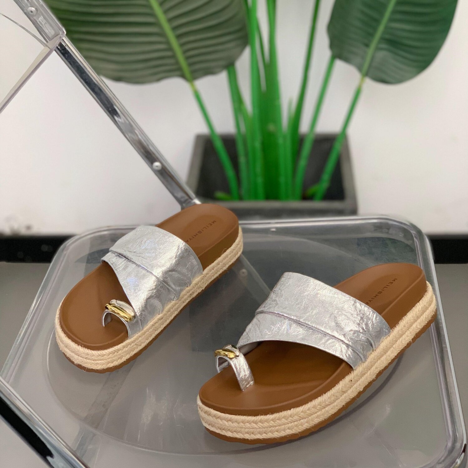 厚底增高一字拖女2026年夏季新款高级感草编外穿休闲露趾凉拖鞋子