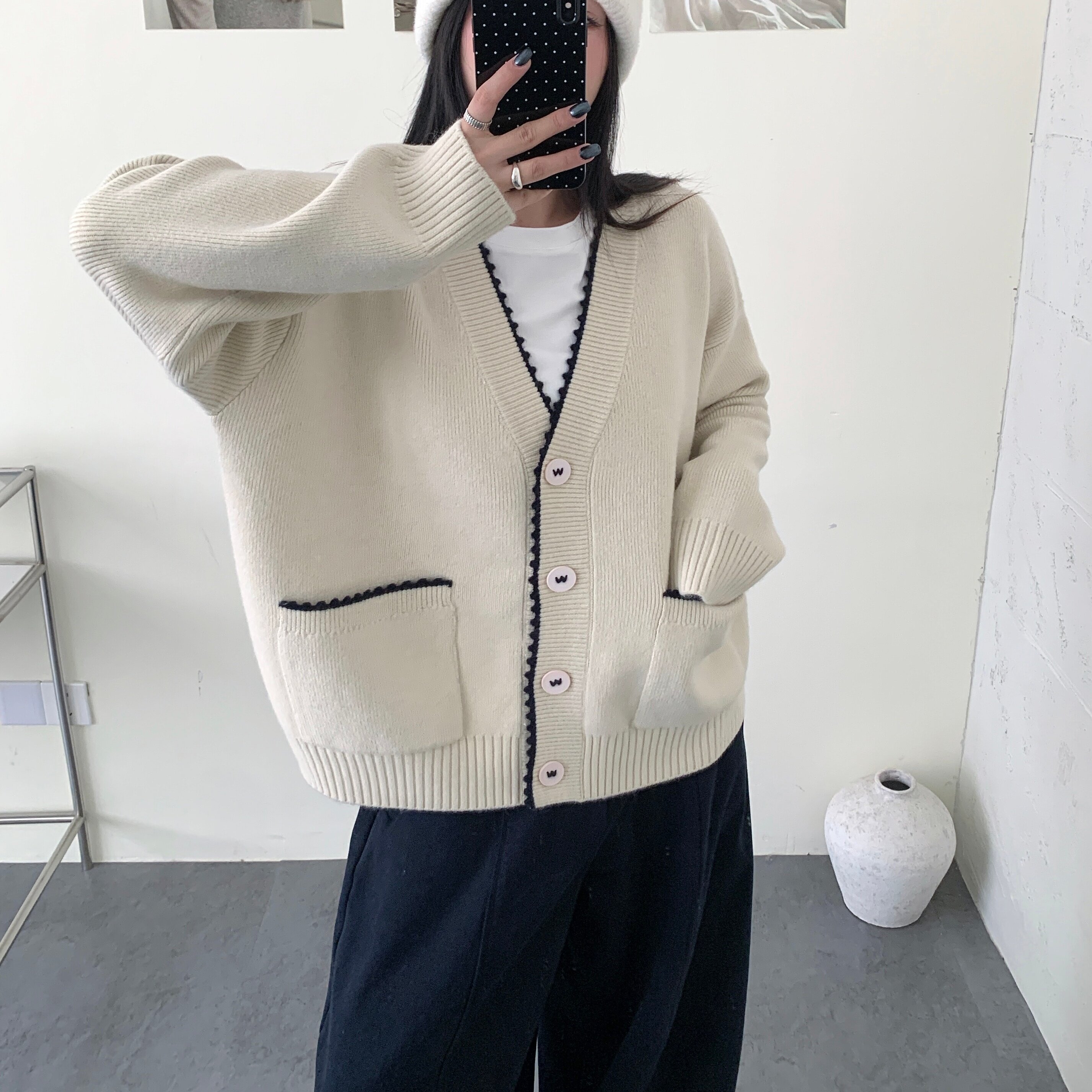韩系设计感撞色v领宽松毛衣外套女秋冬季减龄开衫百搭针织开衫女