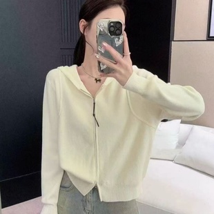 短款连帽针织开衫外套秋装女款2025新款巨好看轻熟上衣早秋针织衫