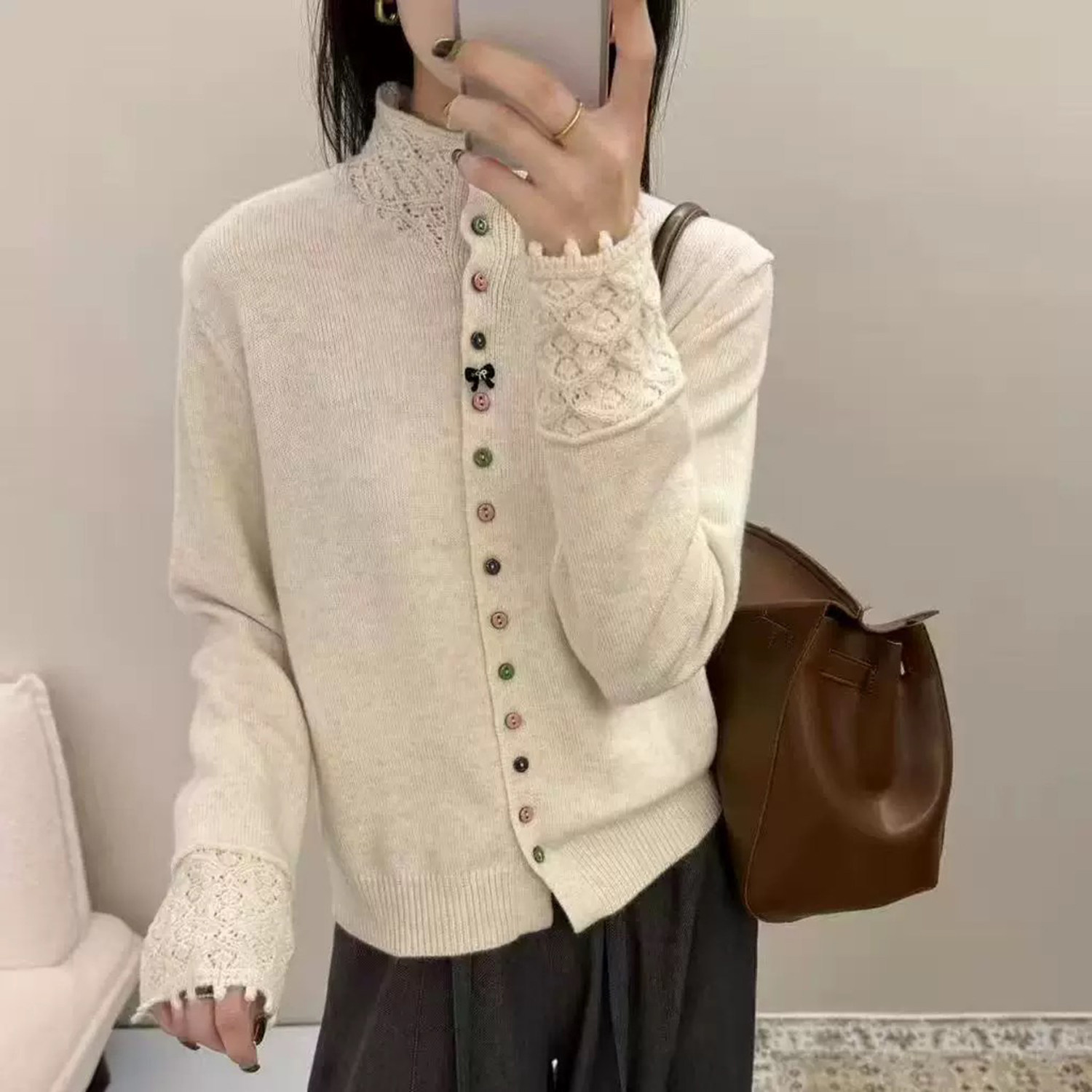 冬季女时尚简约立领单排扣针织开衫毛衣外套上衣软糯花边百搭高领