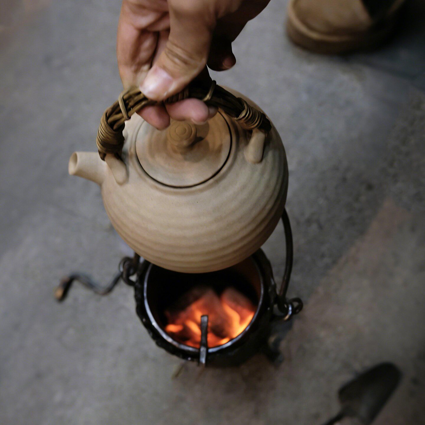 东际柴火炉家用烧饼炉子小型翻版炉煮茶壶轻便小火炉
