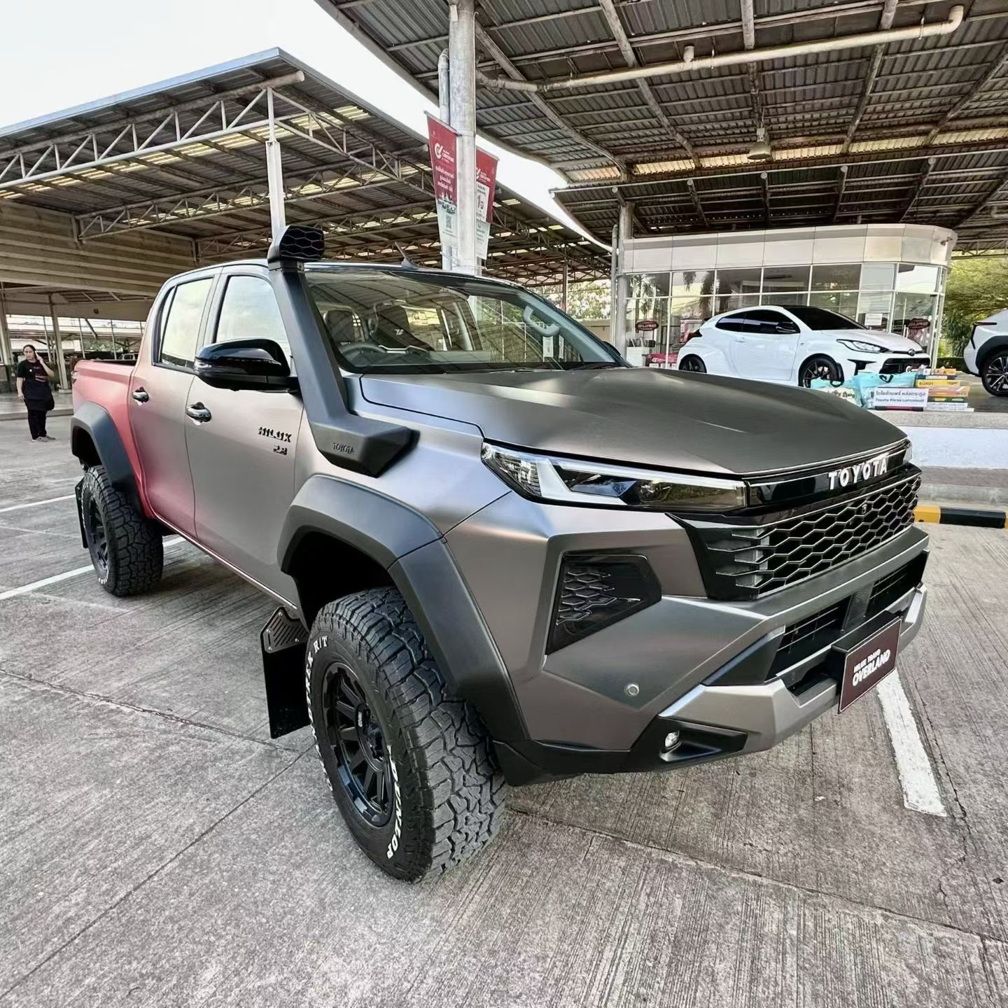 适用于2026海拉克斯HILUX TRAVO改装轮眉加宽挡泥板防刮防撞装饰