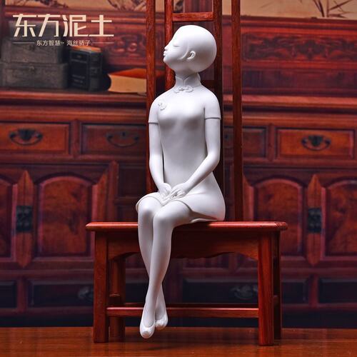 东方泥土陶瓷仕女摆件