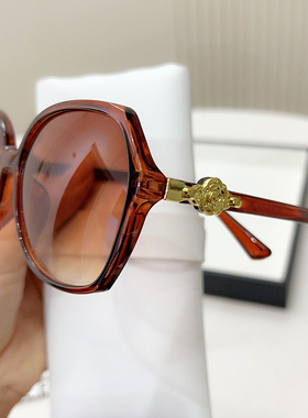 网红墨镜女ins街拍太阳镜时尚防紫外线舒适眼镜2025年新款显脸小