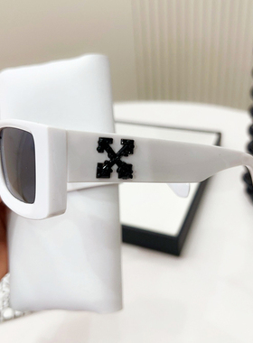 2025新款欧美时尚女士方框宽腿印花太阳眼镜百搭小脸款网红墨镜