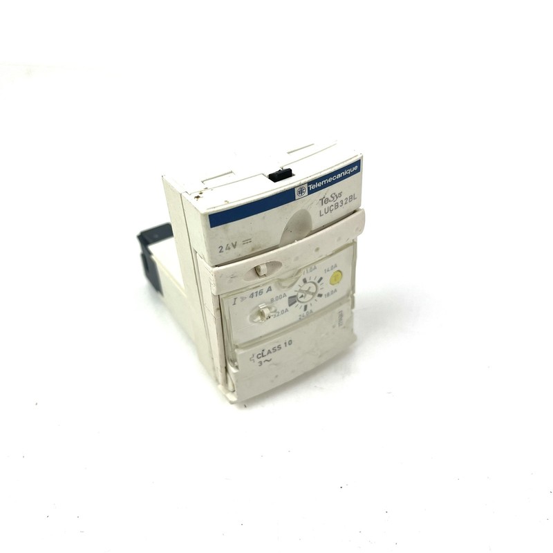 Advanced Control Unit LUCB32BL Telemecanique 8.32A 24VDC *Us