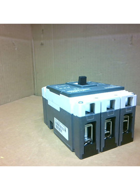 Interruptor Automático Siemens 3VL1703-2DA33-0AA0 32A 3 Pol