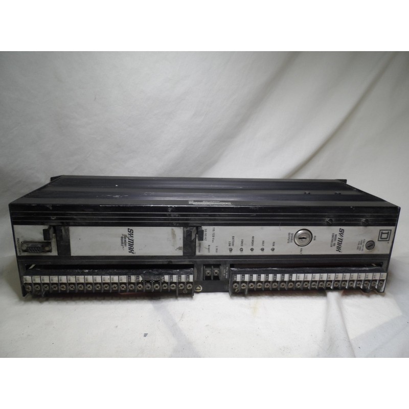 Controlador Modelo 100 SY/MAX Square D 8020-SCP-121