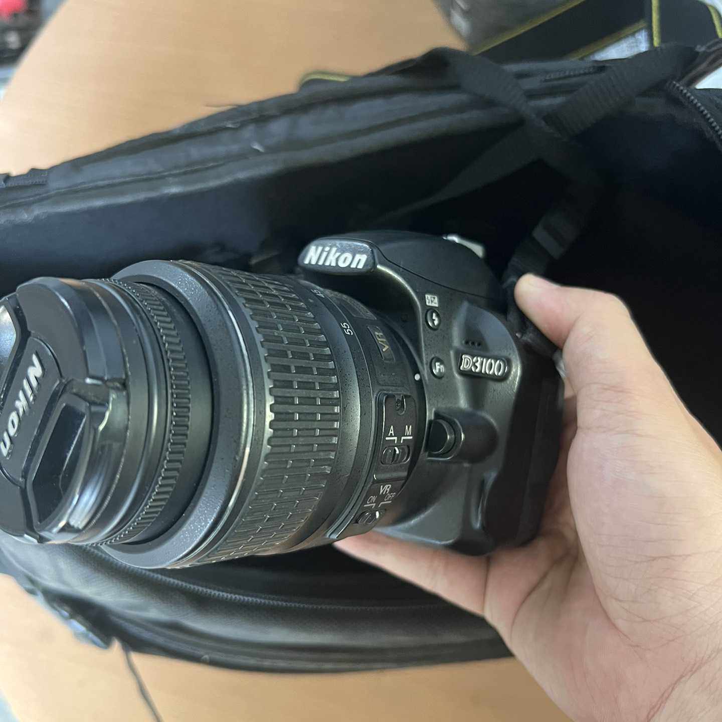 尼康D3100单反相机配1855mmVR镜头成色轻微