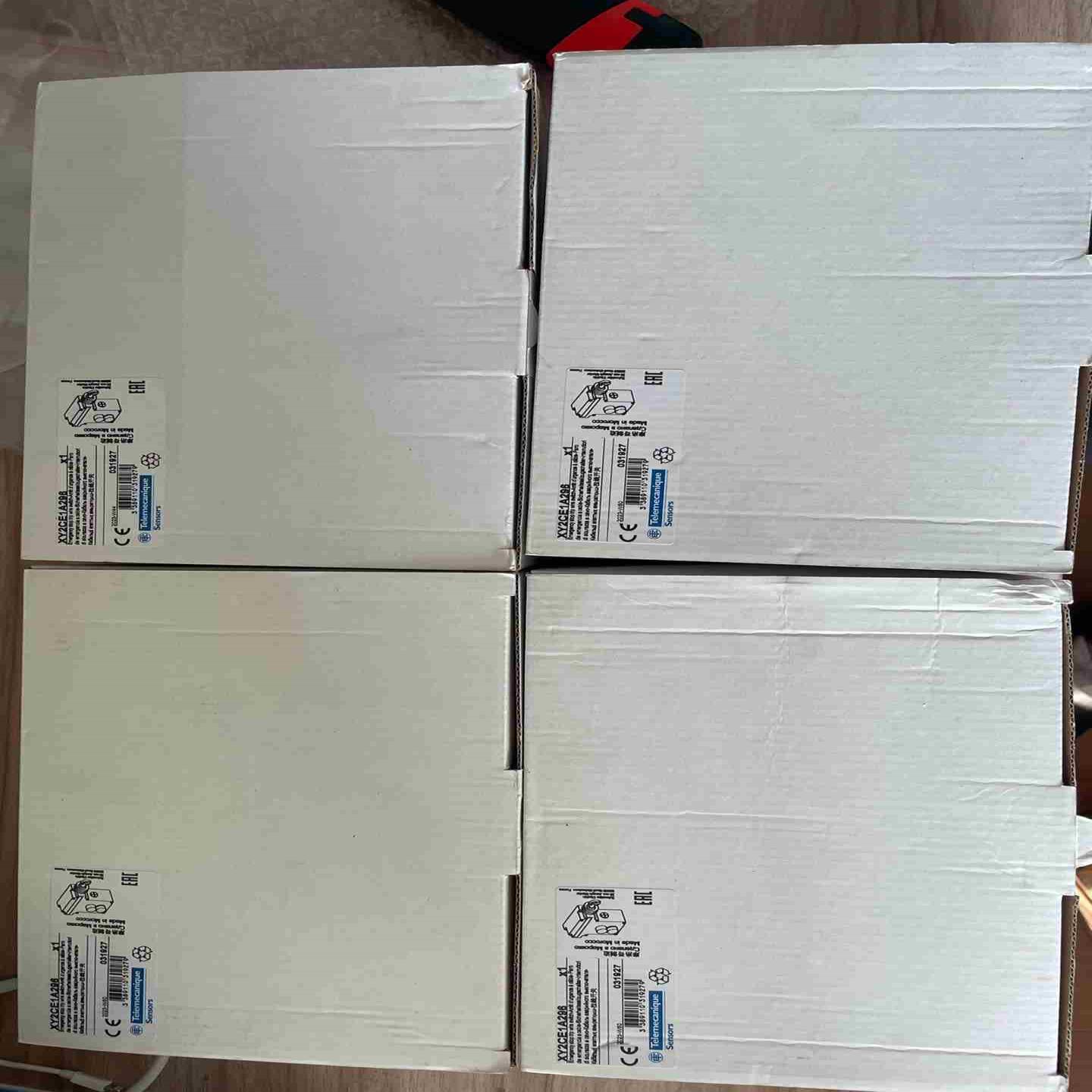 XY2CE1A296  XY2-CE1A296 施耐德拉绳开拍前询价