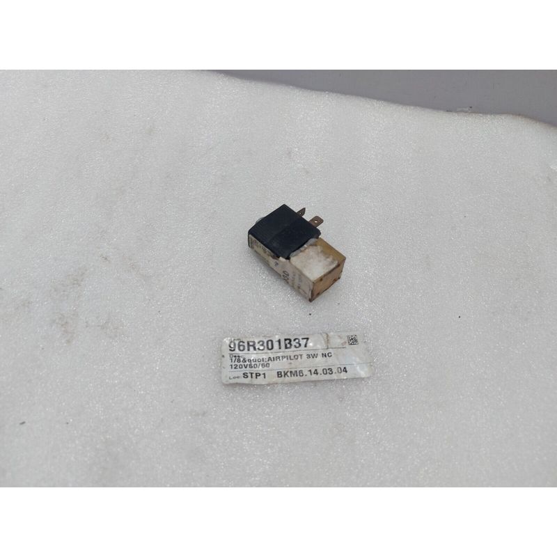 BURKERT 6012 C 3/64 FKM Milnor 96R301B37 Air Pilot Valve