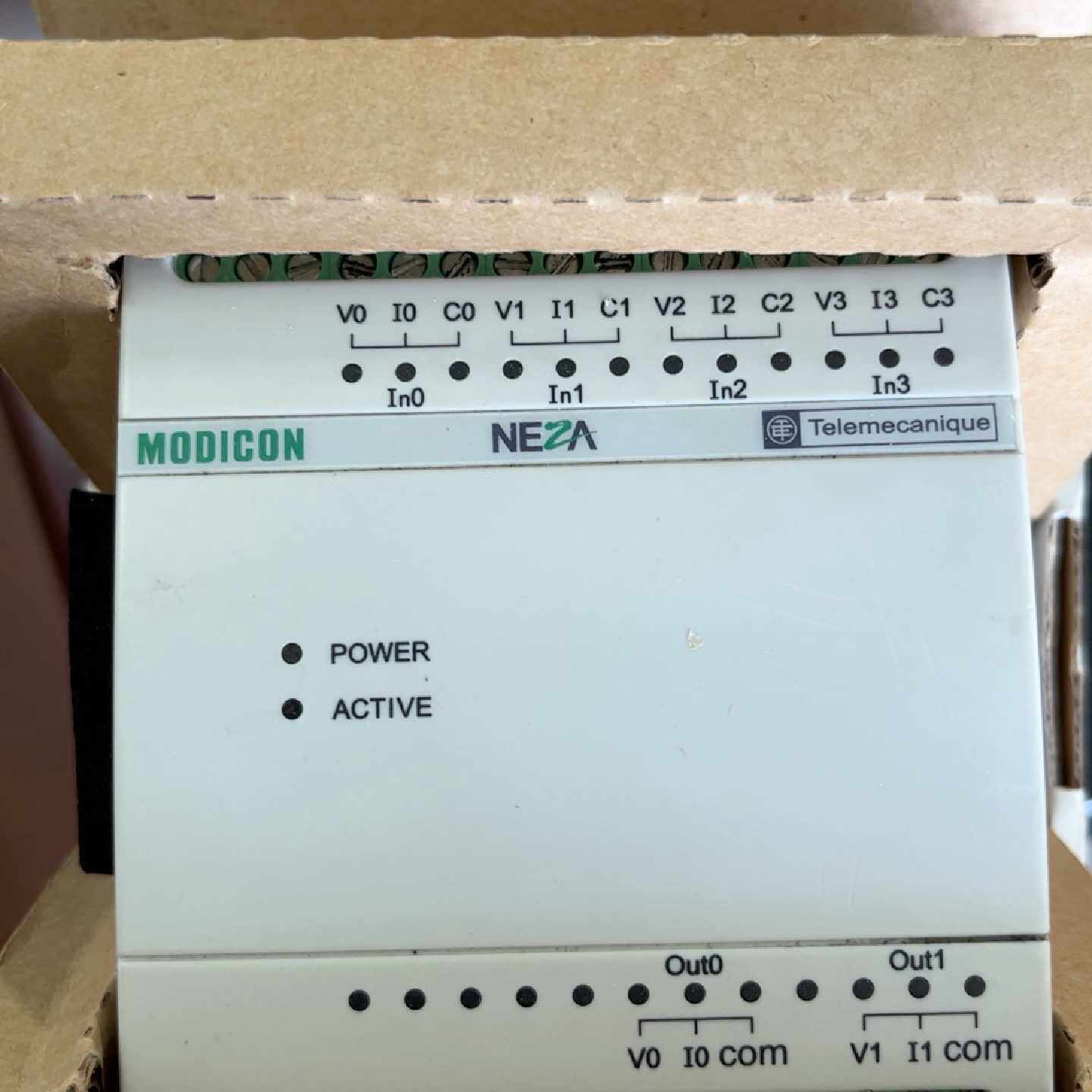 施耐德TSX08EA4C1扩展模块
