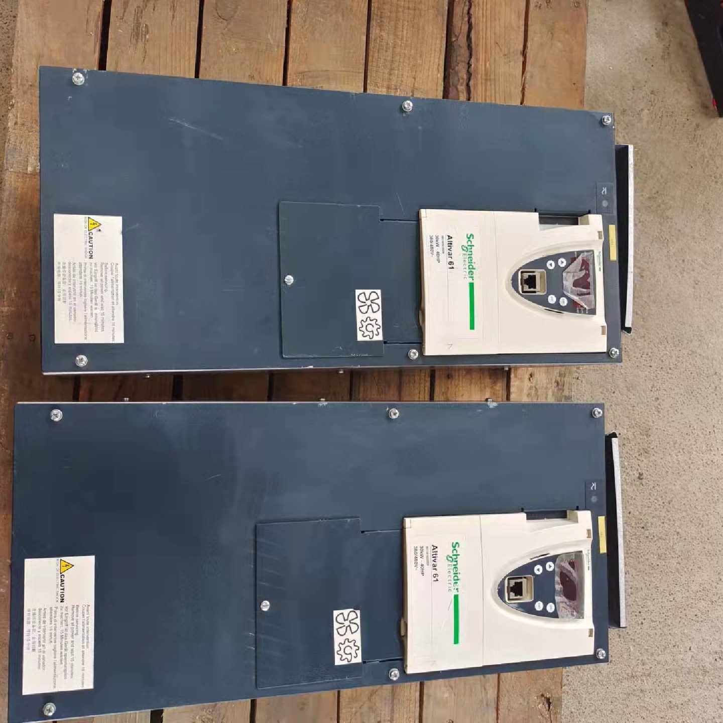 施耐德变频器ATV61HD30N4Z30KW原装二手拆机