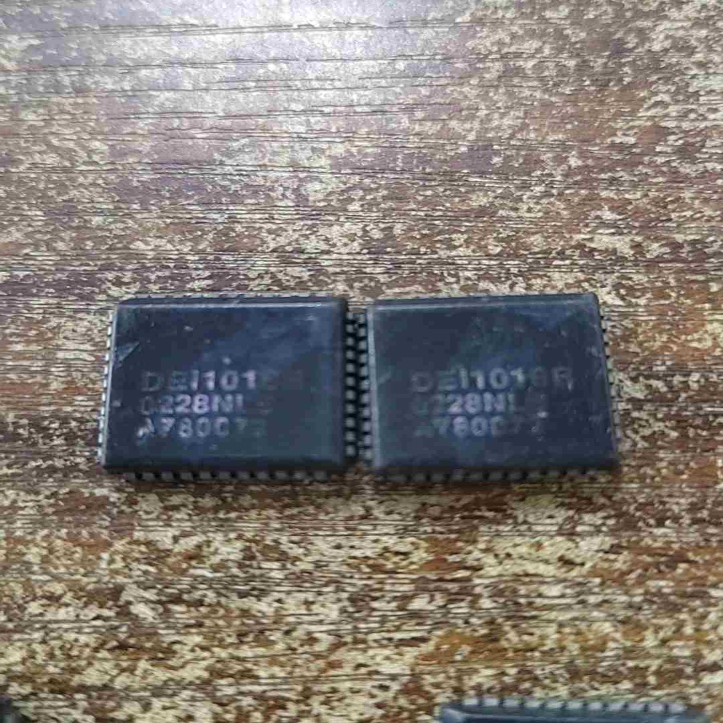 DEI1016B    PLCC44   14颗拍前询价