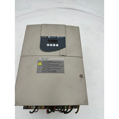 1pc x TELEMECANIQUE VARIATOR ALTIVAR 28 SQUARE D / ATV28HU90