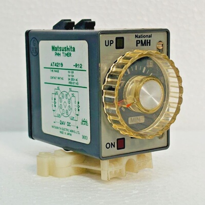 Matsushita Elektrisch Pmh Timer AT4219R12  24V Dc