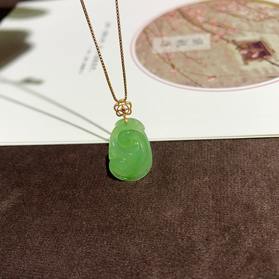 18k金天然和田碧玉如意吊坠