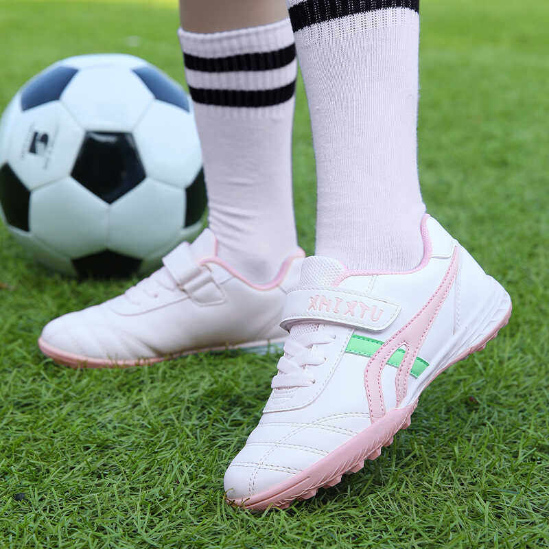 正品儿童足球鞋女童碎钉TF小学生防滑训练鞋女孩踢球皮人草地专用