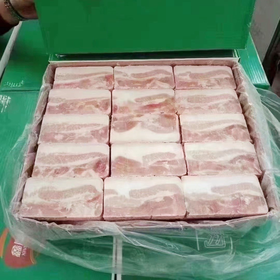 新鲜冷冻 鑫顺康把子肉带皮五花肉100片左右20斤适用饭店食堂商用