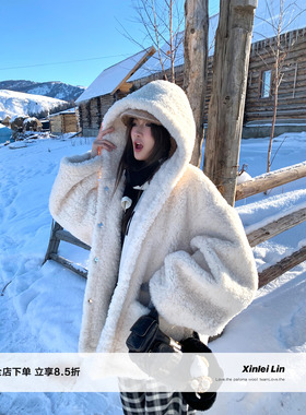 Xinlei Lin  “初雪”雪华绒麂皮复合一体羊羔毛连帽外套女冬外套