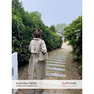 拼接高級休閑氣質卡其色長款 Xinlei Lin 2022秋新款 廓形風衣外套