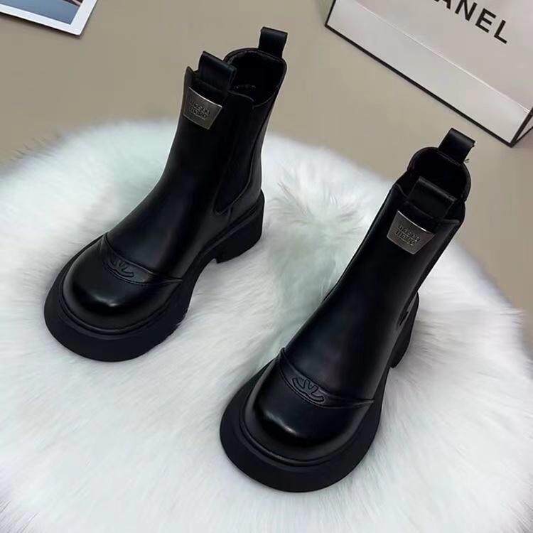 여성을 위한 세련되고 다재다능한 플랫 굴뚝 부츠 2024 가을 겨울 새로운 스타일과 여성을 위한 벨벳 마틴 부츠 부드러운 밑창 첼시 짧은 부츠