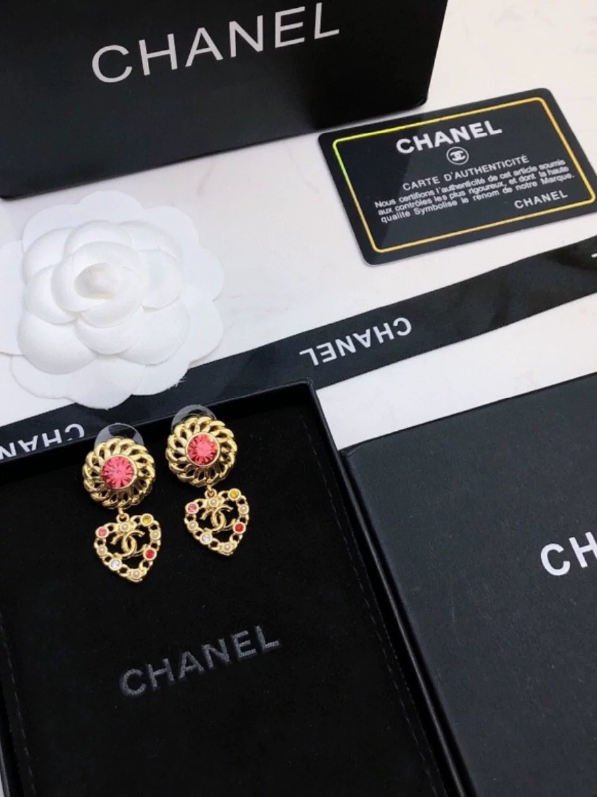 Французский Direct Mail CHANEL Сережки Chanel 2024 Новые Нерегулярные Любовь Ретро Капилляр Подвеска серьги