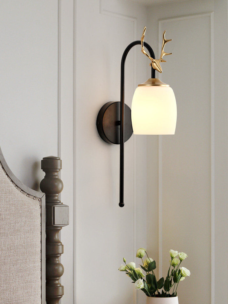 북유럽 거실 벽 램프 빛 럭셔리 사슴 뿔 배경 벽 침실 머리맡 계단 방 연구 미국 구리 사슴 머리 램프