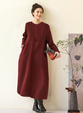 知笔墨安克拉红羊毛棉显瘦圆领连衣裙 2025春长袖针织打底裙子