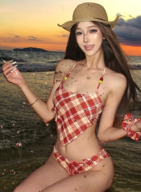 美式红色格纹挂脖三角分体泳衣女性感露背两件套沙滩度假高级感