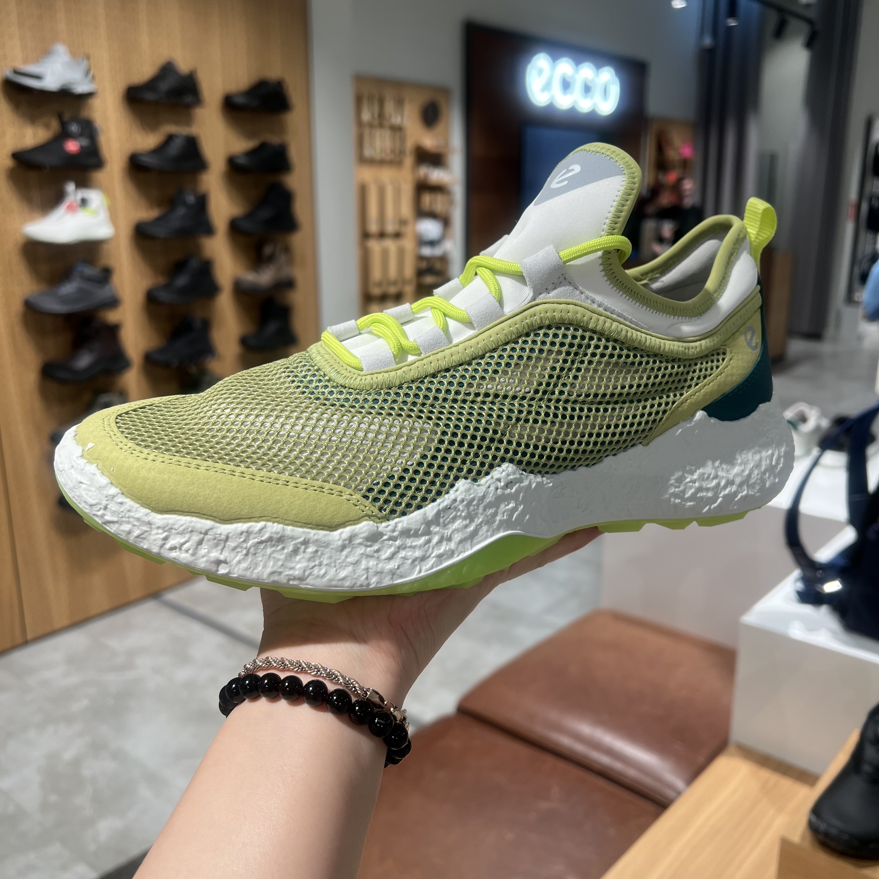 ECCO高尔夫鞋透气缓震轻盈健步