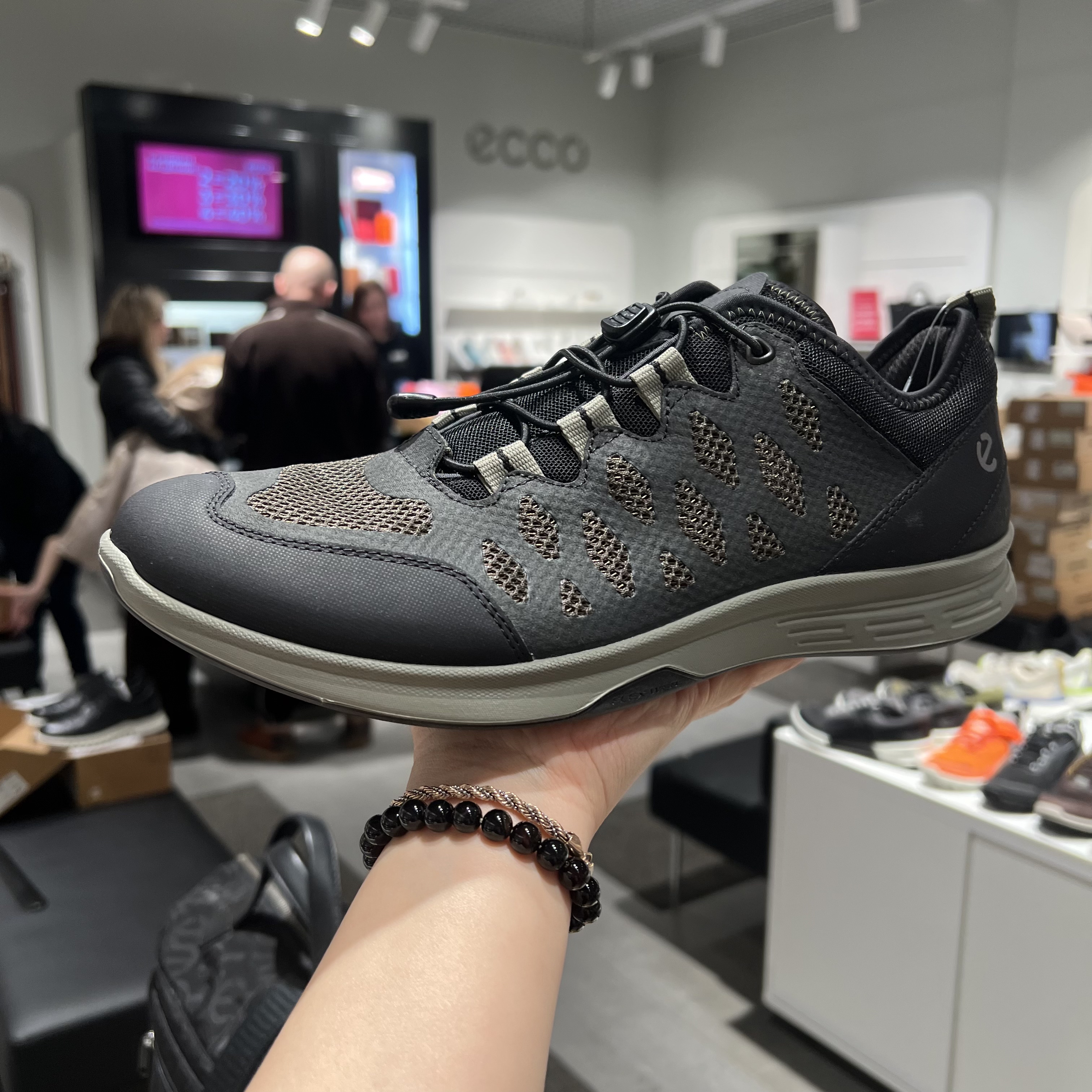 ECCO爱步男鞋 26新款春夏透气网面户外徒步轻便运动休闲鞋870134