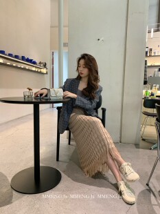 MMENGJA」华尔兹圆舞曲 复古法式镂空显瘦流苏边针织半身裙女