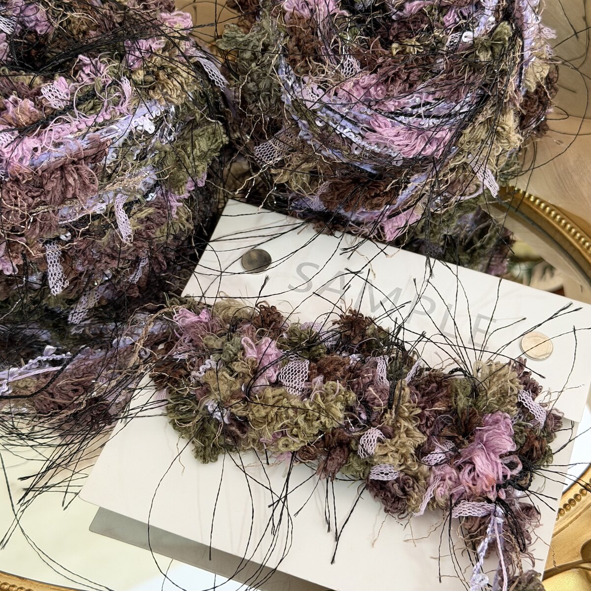 鸢尾花新款手混线云朵纱紫绿色毛线团跳舞纱线高级感混线钩包发圈