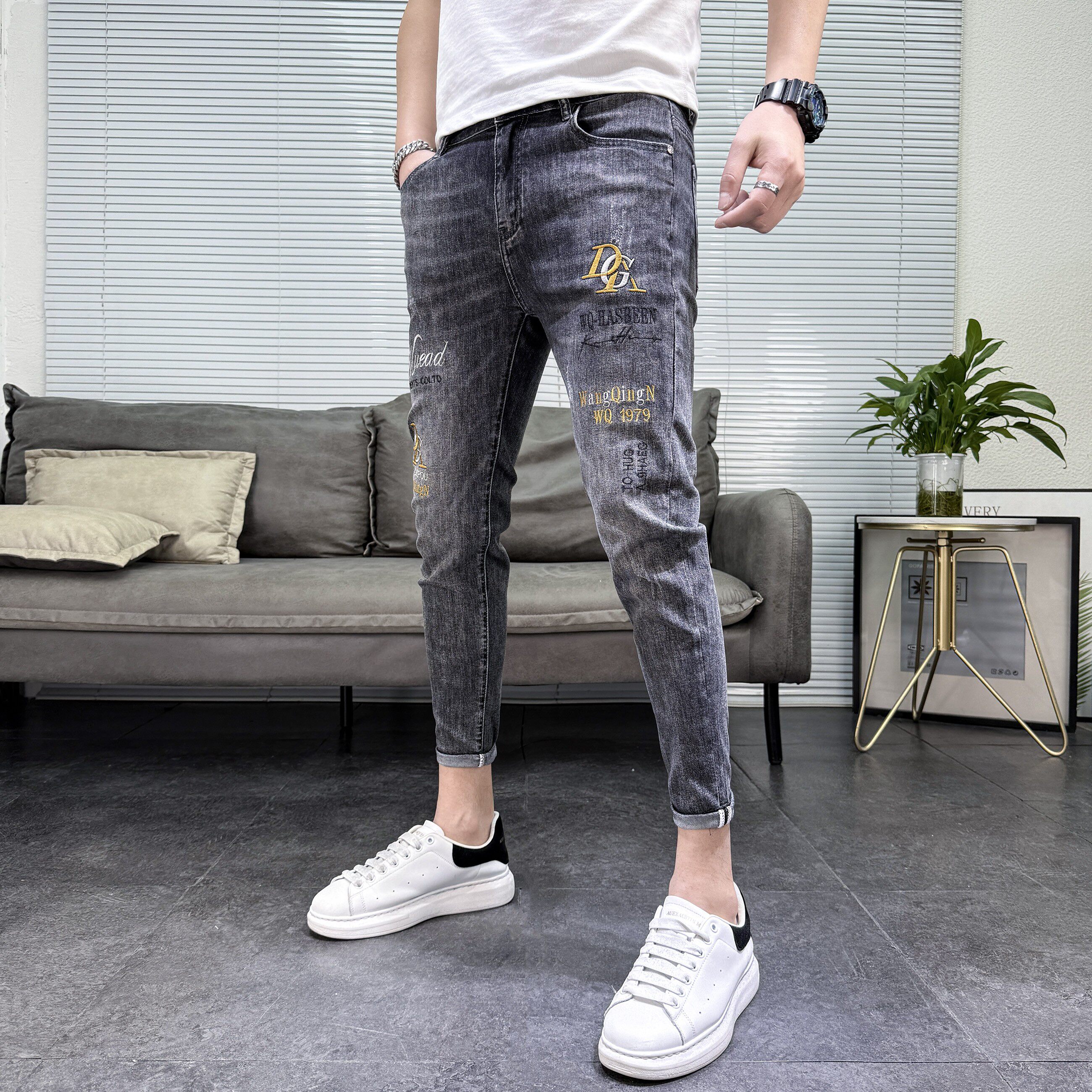 牛仔裤男2025夏季薄款新款九分时尚潮流刺绣潮牌百搭修身小脚裤