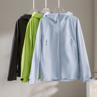 硬壳冲锋衣防风防水显瘦连帽外套女运动户外徒步登山透气休闲新款