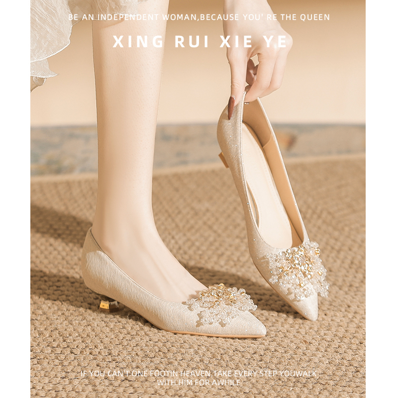 法式婚鞋女新娘鞋尖头秀禾婚纱两穿孕妇可穿成人礼高跟鞋低跟单鞋