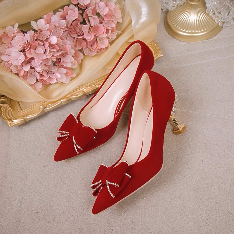 红色婚鞋秋冬绒面蝴蝶结优雅中式秀禾鞋敬酒礼服结婚高跟鞋新娘鞋