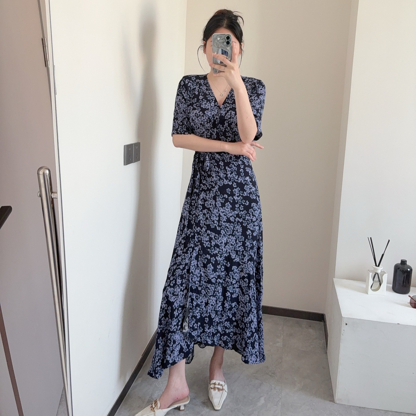 OS围裹式中长款连衣裙蓝色碎花收腰系带连衣裙25春夏新